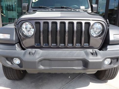 Used 2022 Jeep Wrangler Unlimited Sport AWD/4WD image 15