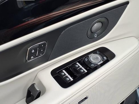 New 2026 Lincoln Nautilus Premier w/ Equipment Group 102A AWD/4WD image 17
