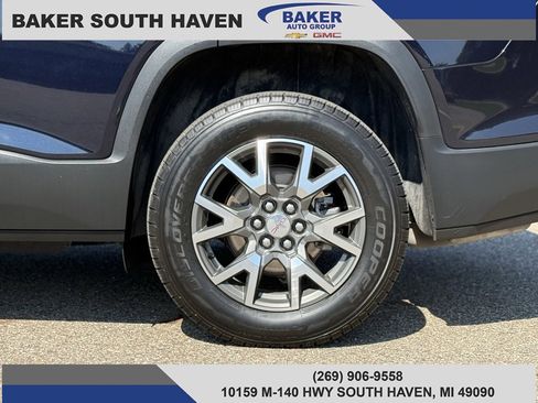 Used 2021 GMC Acadia SLE w/ Driver Convenience Package image 4