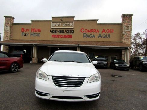 Used 2014 Chrysler 200 LX FWD image 1