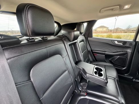 Used 2022 Ford Escape SEL w/ Technology Package FWD image 38