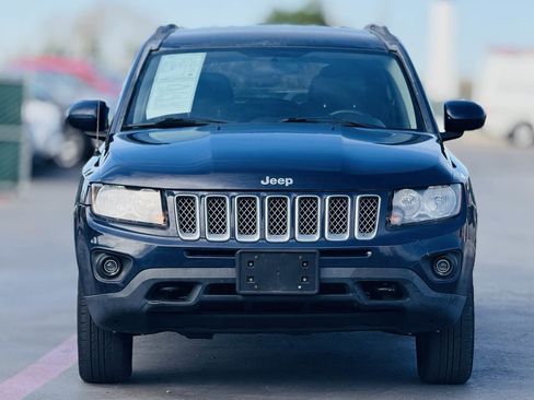 Used 2014 Jeep Compass Latitude AWD/4WD image 2