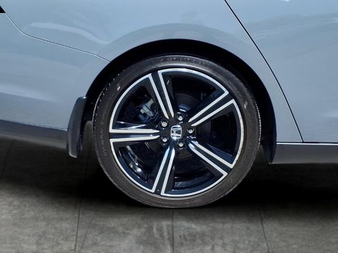 Used 2025 Honda Accord Sport image 25
