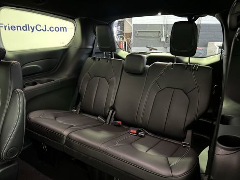 New 2026 Chrysler Pacifica Select image 29