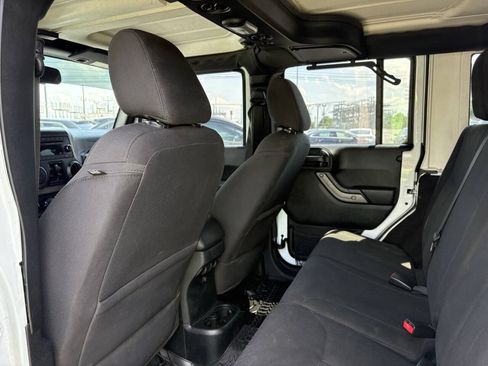 Used 2018 Jeep Wrangler Unlimited Sport S AWD/4WD image 19