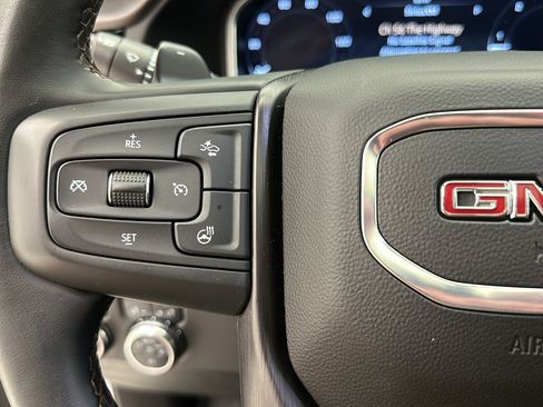 Used 2023 GMC Sierra 1500 AT4 w/ Technology Package AWD/4WD image 20