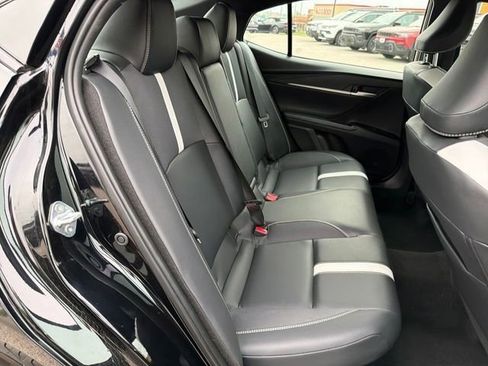 Used 2025 Toyota Camry SE FWD image 30