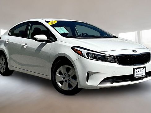 Used 2017 Kia Forte LX FWD image 3