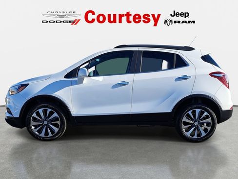 Used 2022 Buick Encore Preferred AWD/4WD image 7