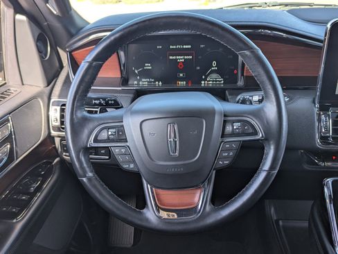 Used 2020 Lincoln Navigator Reserve w/ Cargo Convenience Package image 21