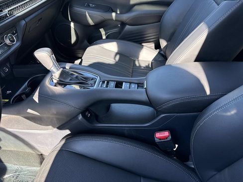Used 2025 Honda HR-V EX-L image 16
