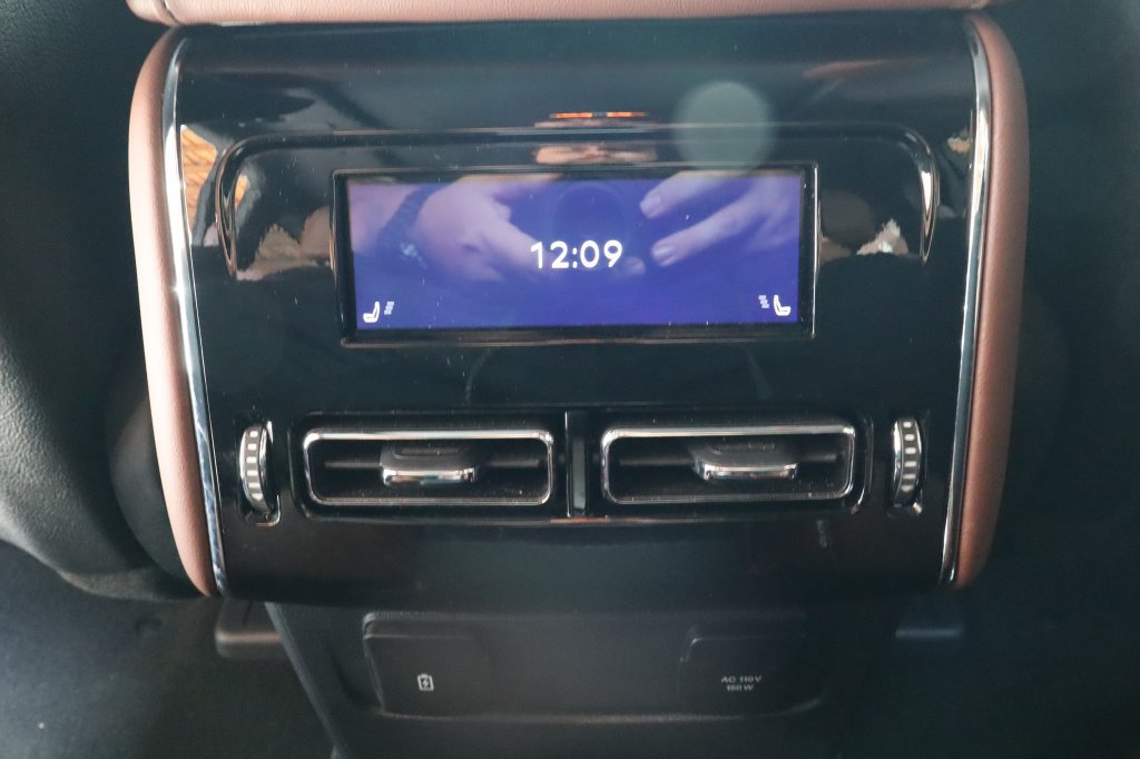 Used 2025 Lincoln Aviator Reserve w/ Equipment Group 201A AWD/4WD image 38