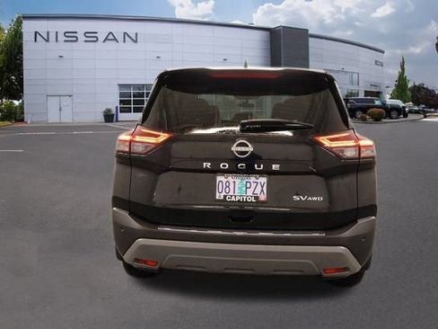 Used 2023 Nissan Rogue SV image 5