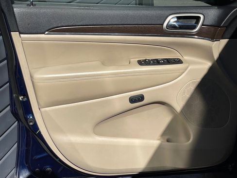 Used 2016 Jeep Grand Cherokee Limited image 32