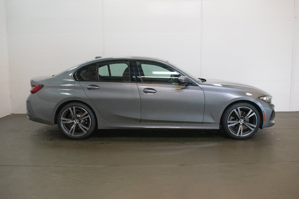 Used 2023 BMW 330i xDrive Sedan w/ Premium Package AWD/4WD image 3