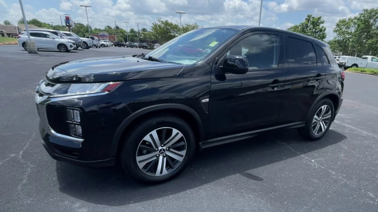 Used 2025 Mitsubishi Outlander Sport AWD image 4