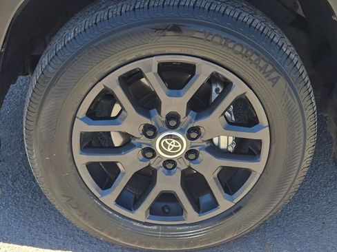 Used 2024 Toyota Sequoia Platinum AWD/4WD image 17