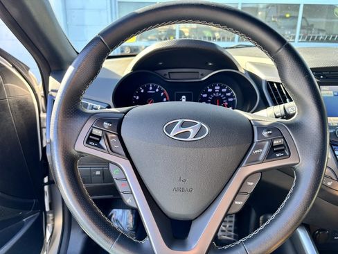 Used 2016 Hyundai Veloster Turbo image 4