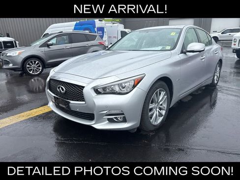Used 2016 INFINITI Q50 Premium w/ Driver Assistance Package image 2