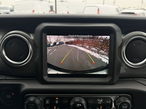 Used 2022 Jeep Wrangler Unlimited Sahara w/ LED Lighting Group image 20