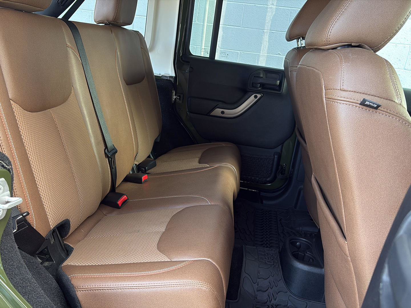 Used 2016 Jeep Wrangler Unlimited Sahara AWD/4WD image 18