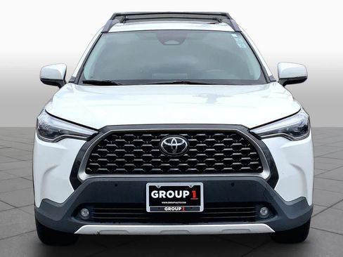 Certified 2023 Toyota Corolla Cross XLE w/ Convenience Package FWD image 3