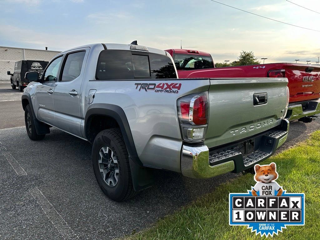 Used 2022 Toyota Tacoma TRD Off-Road AWD/4WD image 3