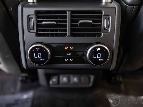 Used 2024 Land Rover Discovery S image 35