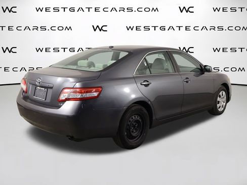 Used 2011 Toyota Camry LE FWD image 37