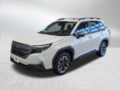 Used 2025 Subaru Forester Premium image 3