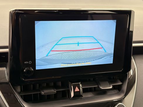 Used 2025 Toyota Corolla LE FWD image 21
