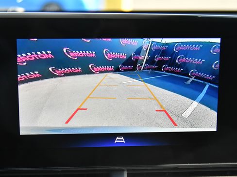 Used 2025 Chevrolet Trax LT w/ LT Convenience Package image 17