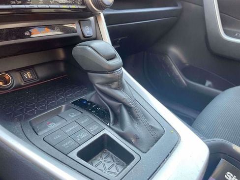 Used 2025 Toyota RAV4 LE AWD/4WD image 31