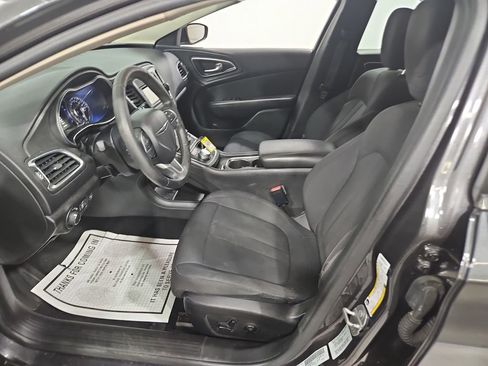 Used 2016 Chrysler 200 Limited w/ Convenience Group FWD image 10