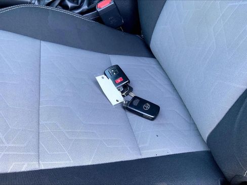 Used 2023 Toyota Tacoma TRD Sport RWD image 14