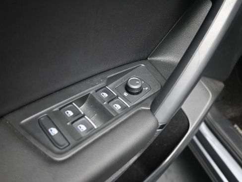 Used 2019 Volkswagen Tiguan SE w/ Panoramic Sunroof Package AWD/4WD image 22