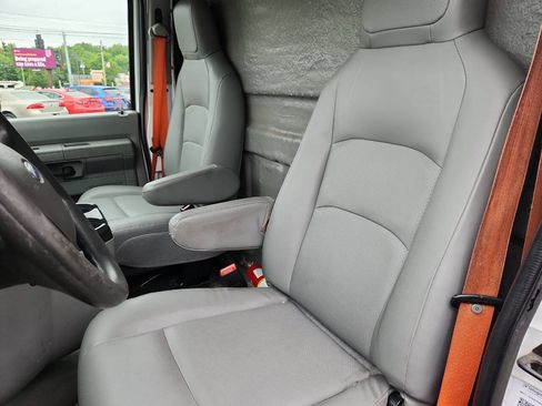 Used 2017 Ford E-450 and Econoline 450 Super Duty w/ Power Windows & Locks Group image 14