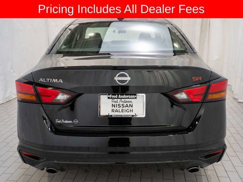 Certified 2025 Nissan Altima 2.5 SR w/ SR Premium Package FWD image 4