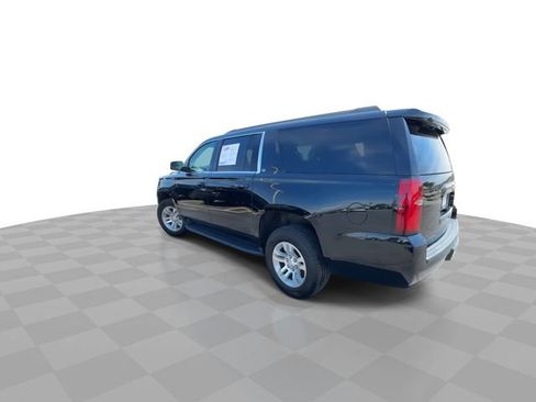 Used 2019 Chevrolet Suburban LT w/ Luxury Package AWD/4WD image 6