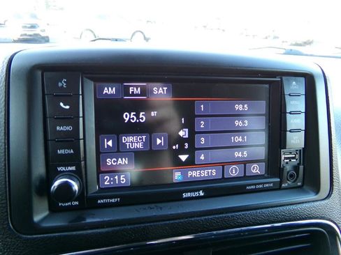 Used 2019 Dodge Grand Caravan SE w/ UConnect Hands-Free Group image 15