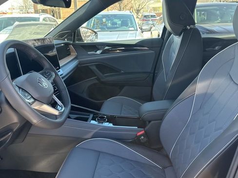 New 2026 Volkswagen Tiguan SEL R-Line image 10