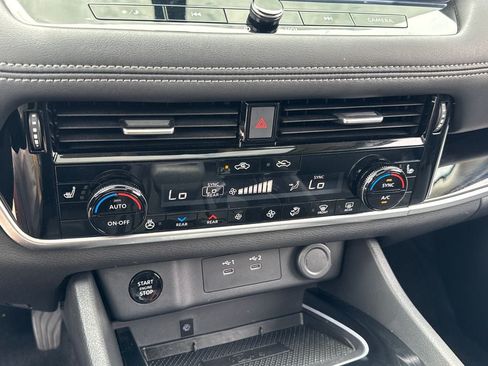 Used 2025 Nissan Rogue SL w/ Tech Package AWD/4WD image 22