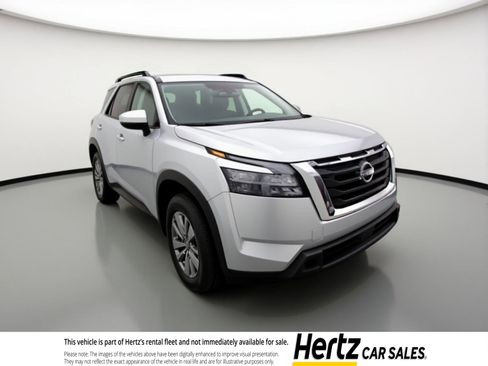 Used 2025 Nissan Pathfinder SV image 1