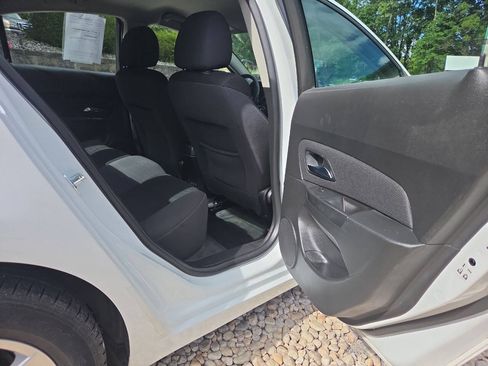 Used 2016 Chevrolet Cruze LT FWD image 19