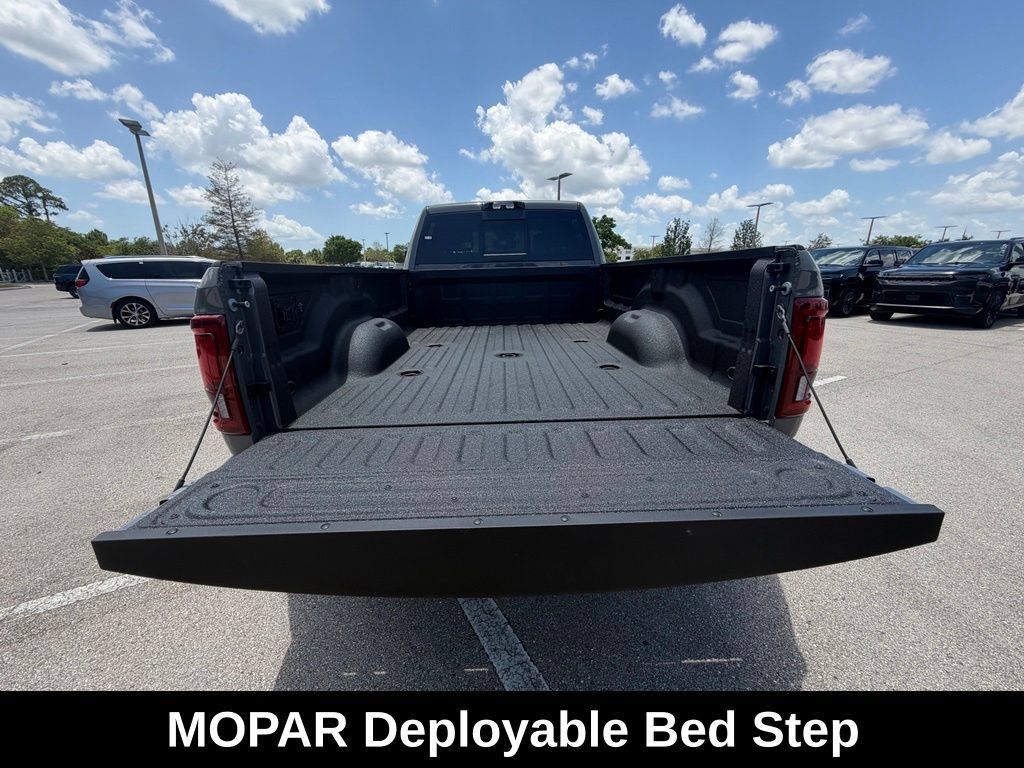 New 2026 RAM 3500 Big Horn AWD/4WD image 43