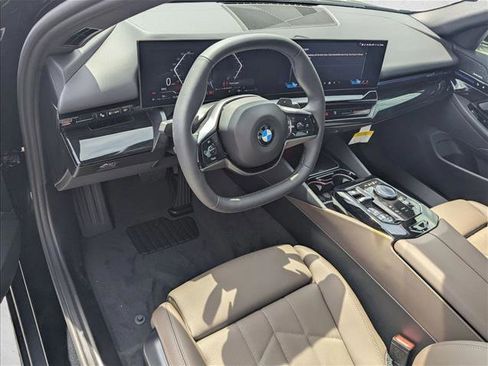 New 2026 BMW 530i RWD image 3