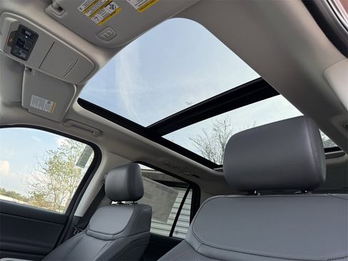 New 2025 Ford Expedition Active image 31