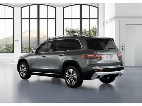 Used 2026 Mercedes-Benz GLB 250 4MATIC image 29