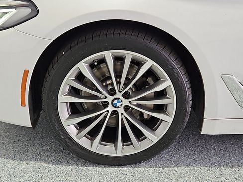 Used 2023 BMW 530i xDrive w/ Premium Package AWD/4WD image 11