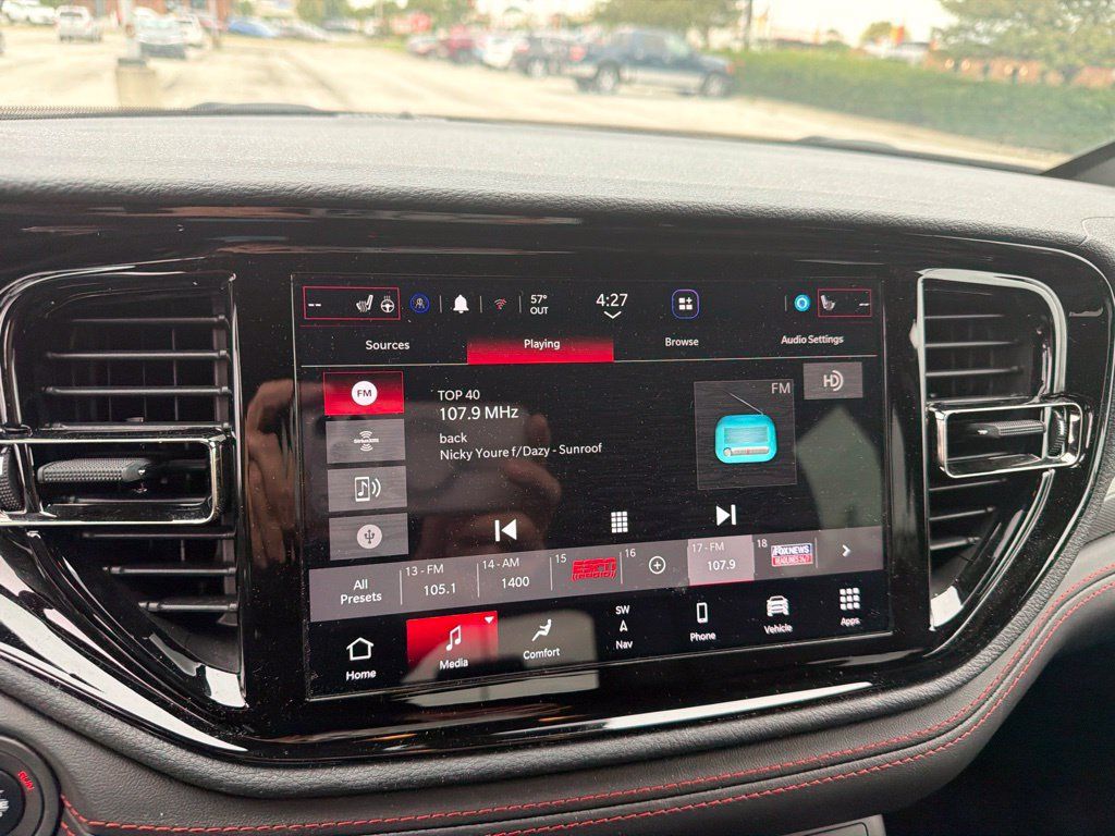 Used 2025 Dodge Durango GT AWD/4WD image 13
